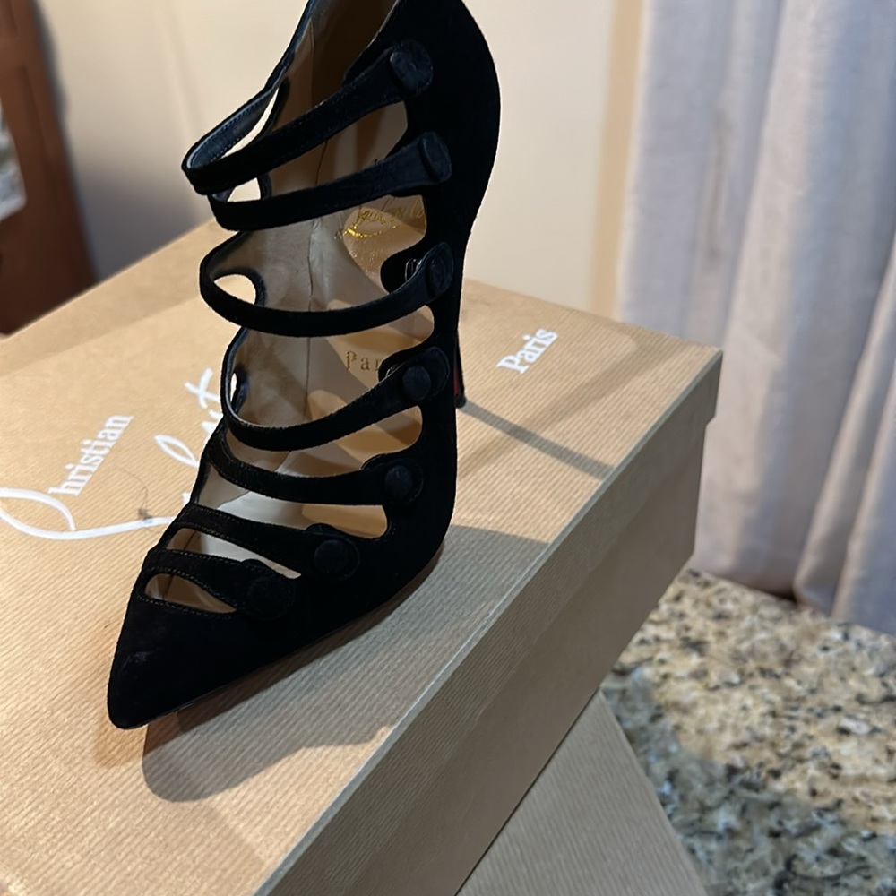 Red bottoms - Picture 6 of 8